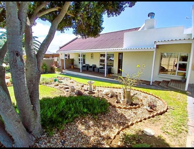 3 BEDROOM HOUSE FOR SALE IN STILBAAI-WES